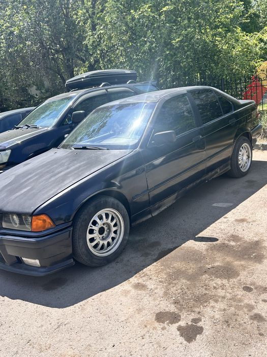 Продам BMW E36 механика