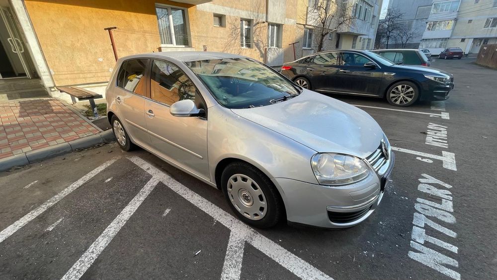 Volkswagen Golf 5-2.0 TDI DSG-mașina mai odihnita decât proprietarul