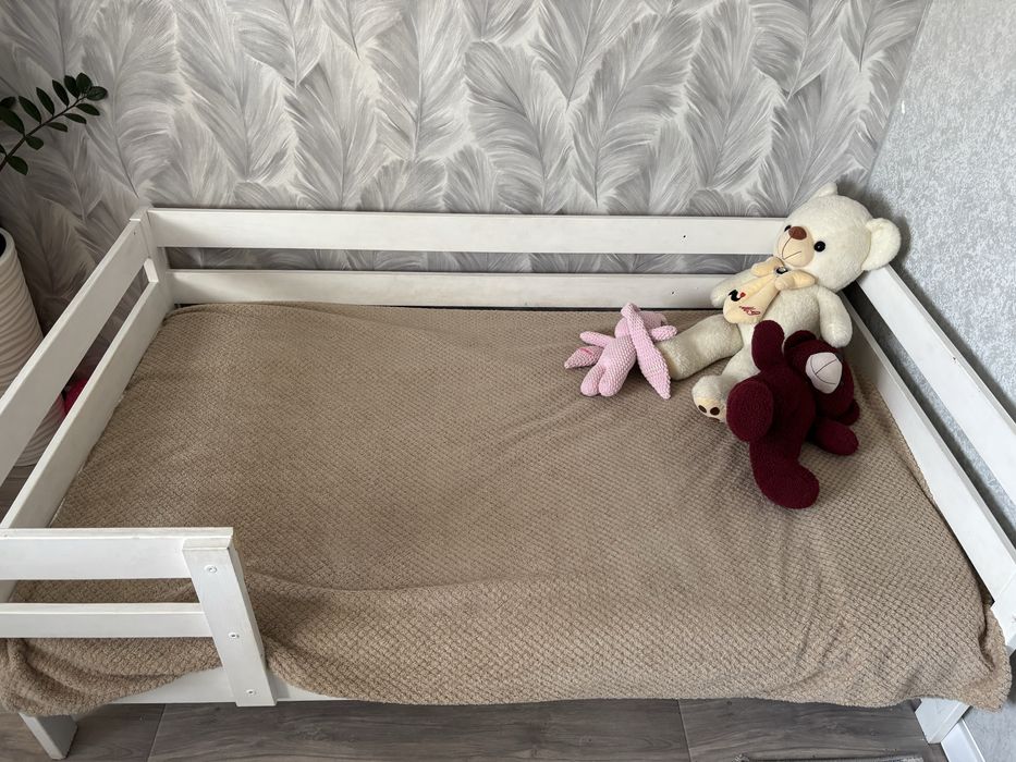 Продам две детские кровати Икея