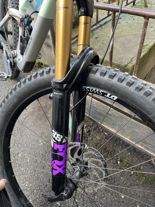 Bicicleta Enduro Carbon Full suspension