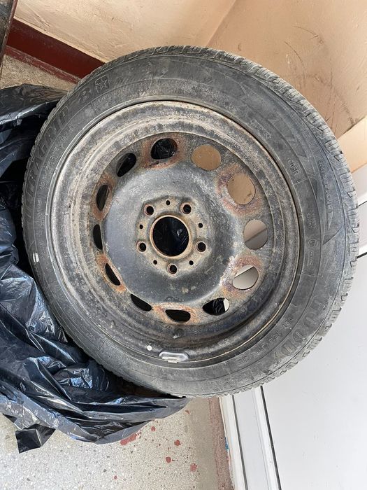 Roti iarna BMW seria 1 195/55/16 + 4cauciucuri Vară