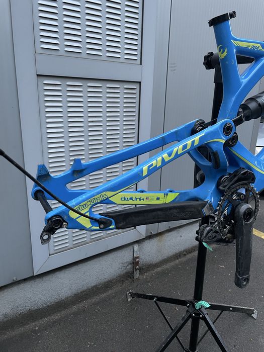 Pivot Phoenix Frame-set