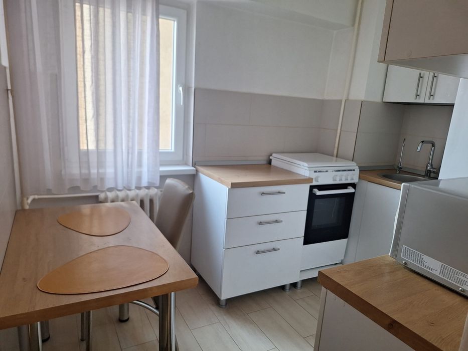 Inchiriez garsoniera