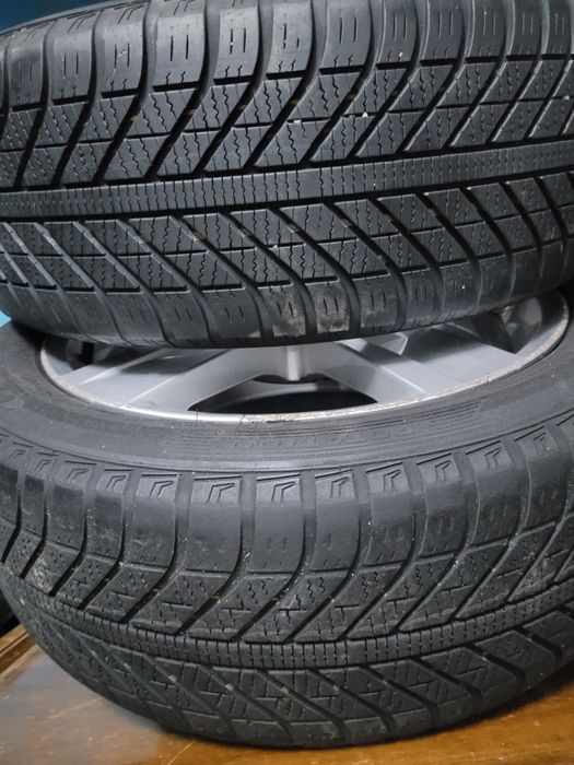 Jante Seat Leon FR 5F  R17  7J  et 49 cu anv iarna 205 50 17 Goodyear