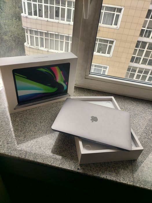 MacBook pro 13, 8/256gb