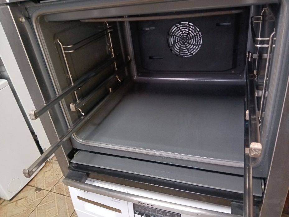 Фурна за вграждане с прибираща се врата Neff Made in Germany Гаранция