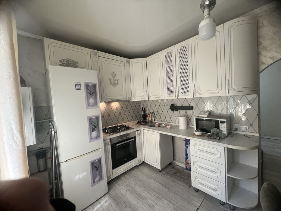 Продается б/у кухонный мебель