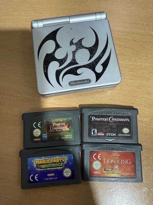 Consola Nintendo Advance SP cu jocuri