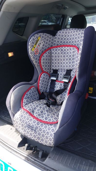 Детское автомобильное кресло с рождения до 4 лет