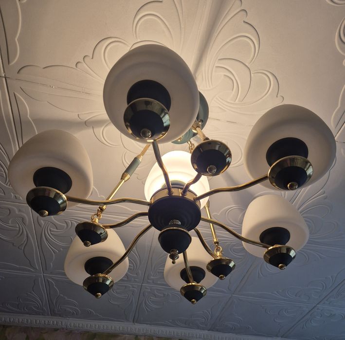 Люстра 6 рожков, с плафонами