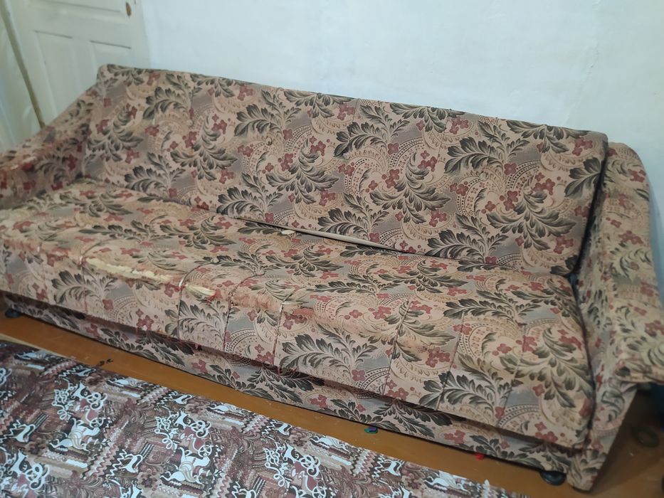 Диван и два кресла 400 тыс