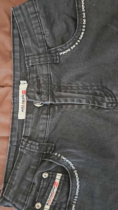Pantaloni 3/4 (capri) damă