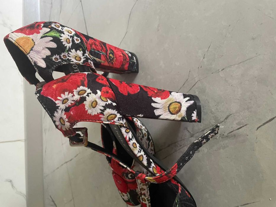 Sandale Marca Botinelli, toc înalt, mărimea 39