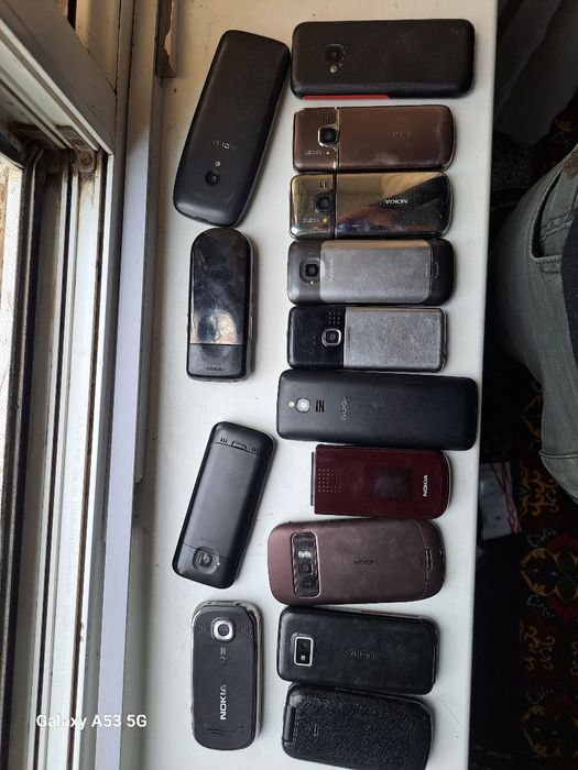 Nokia telefonla sotiladi