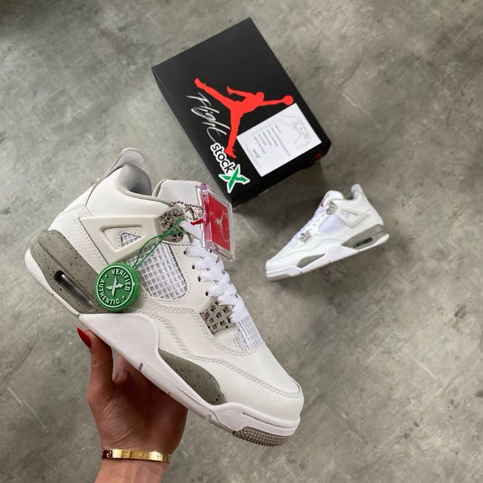 Air Jordan 4 Retro “Oreo”