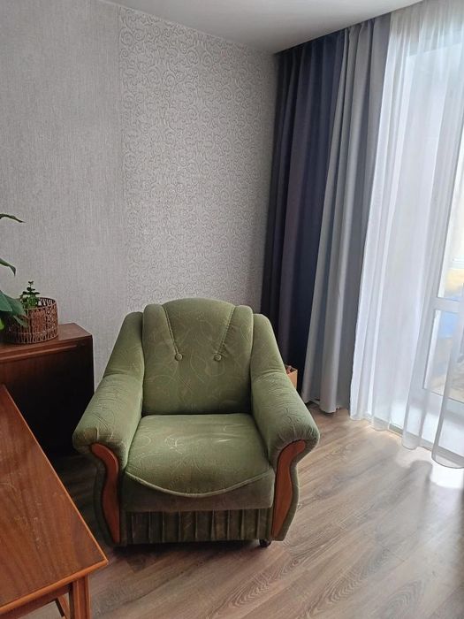 Продам диван и два кресла