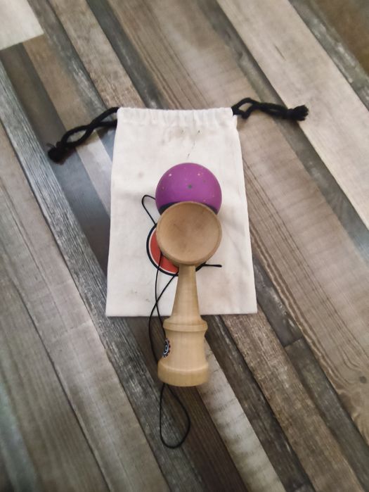 Vând kendama Okendama Revoclear