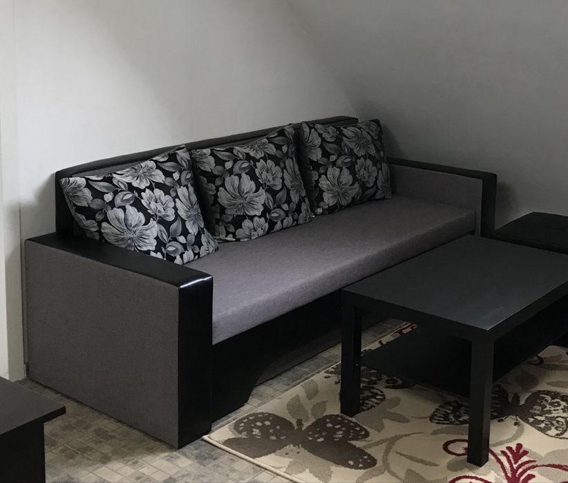 Разтегателен диван