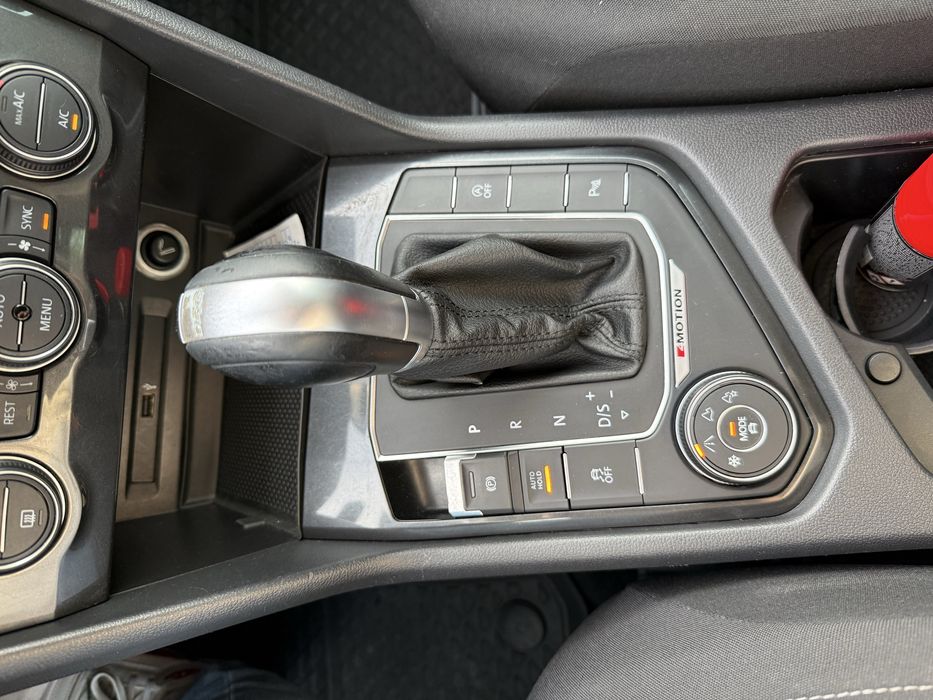 Volkswagen Tiguan 2.0 TDI/4x4/Cutie automată DSG