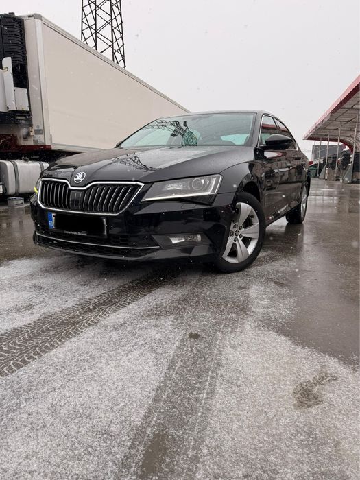 Skoda Superb.