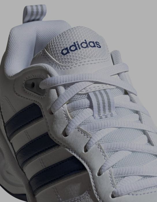 Adidas  Обувки Strutter