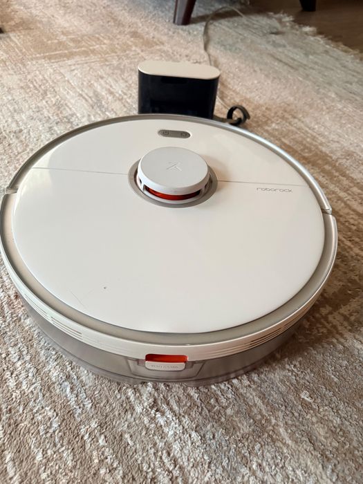 Продам робот-пылесос Roborock S5 Max