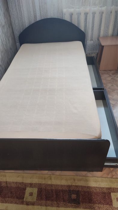 Кровать полуторная