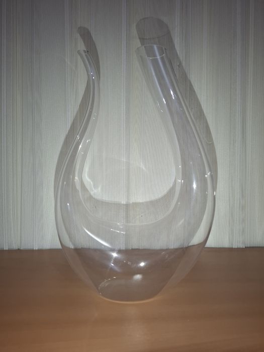 Елегантна стъклена кана за вино 1500 ml