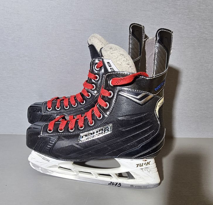 Patine 2073 hochei hockey  Bauer nexus 6000  marime   43 ( 27,5   cm lungime interioara).