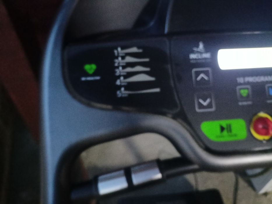 Vand banda de alergat preț 1600 neg