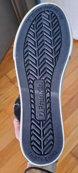 Ghete negre noi marimea 38