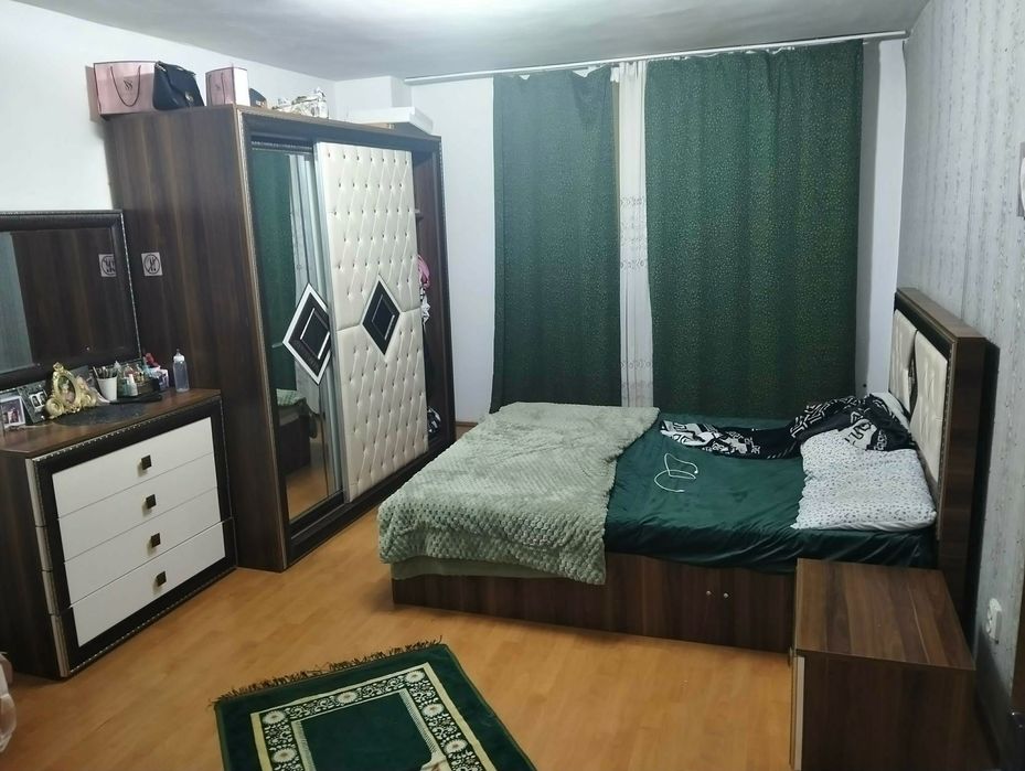 Apartament cu 3 camere, complet mobilat și utilat, gata de mutare.