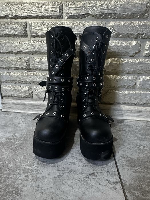 Готические ботинки на платформе