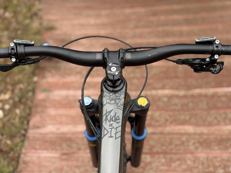 Evil Wreckoning Carbon  ÖHLINS  Top Enduro