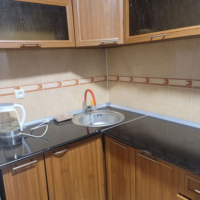 Якасарайский район Никс 3 комнатная 1 этаж квартира кирпичный дом 70м²