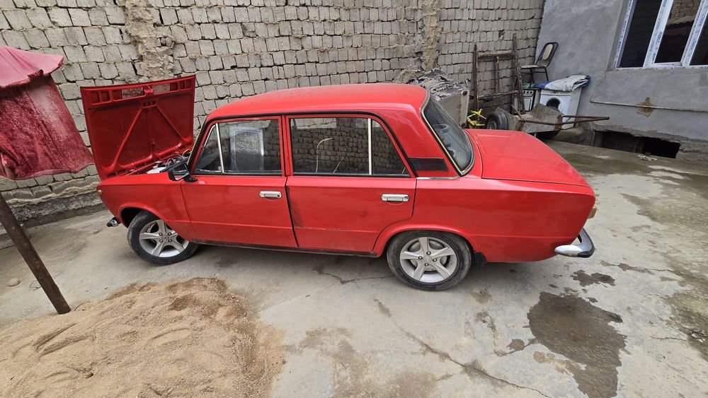 Srochna sotiladi jiguli 21011