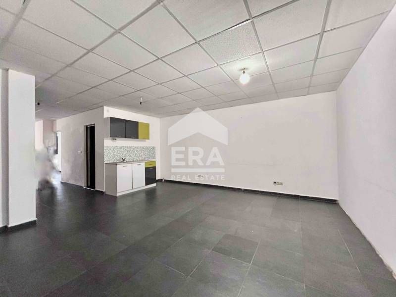 Дава се под наем Офис в София, Център - 125 кв.м за 1100 € - Снимка #1