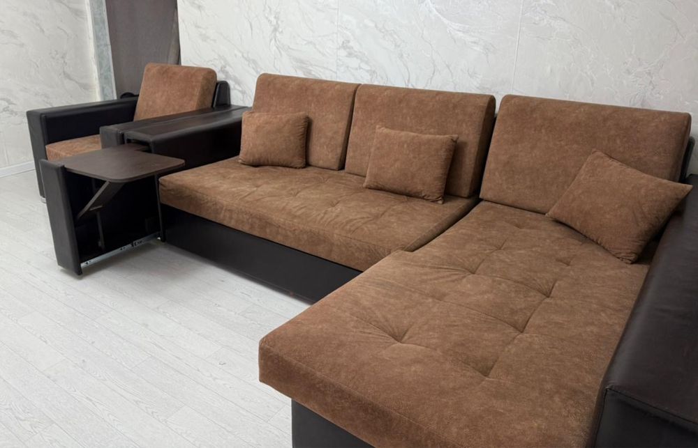 Срочно продаю диван с креслом