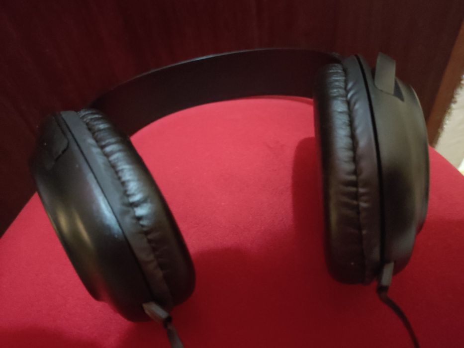 Скидка!Новые накладные наушники,в коробке