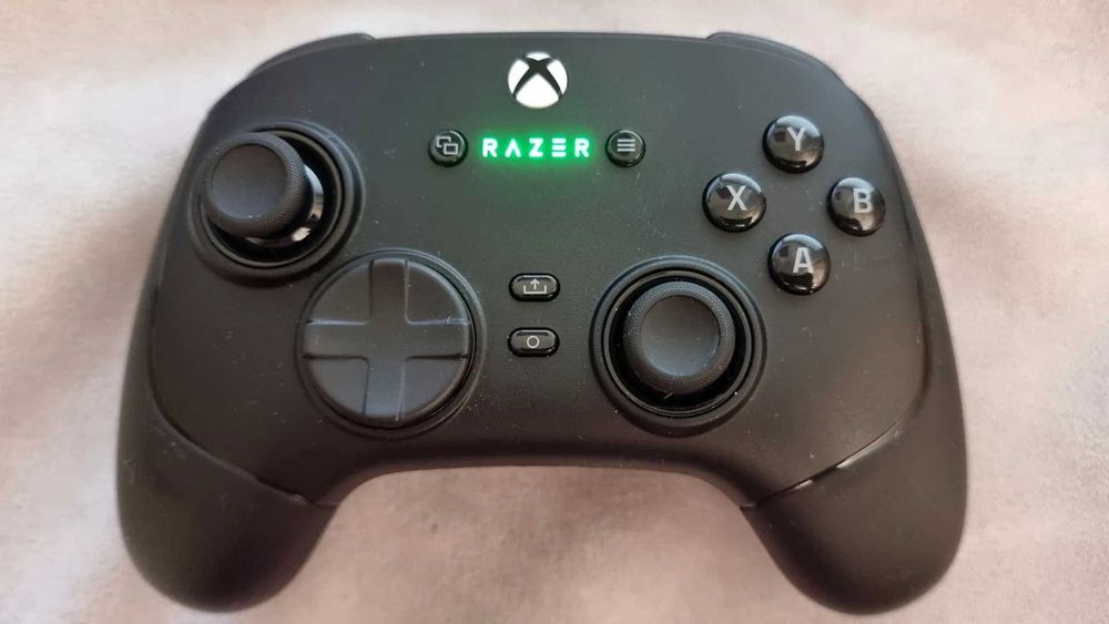 НОВ ОТВОРЕН САМО ЗА СНИМКИ ИМАМ ГО И В БЯЛО! Razer Wolverine V3 Pro – Безжичен Еспорт Контролер за X