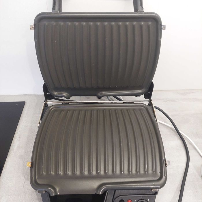 Електрическа скара Tefal Ultracompact G03- М, 2000W, Термостат, 100-240°C