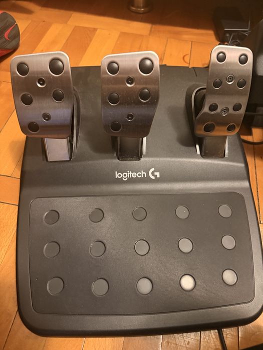 Logitech G29 Driving Force. + Logitech Driving Force Shifter g29
