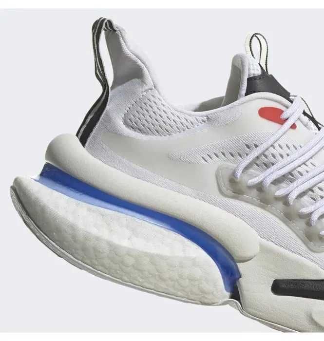 Новые кроссовки Adidas Alphaboost V1