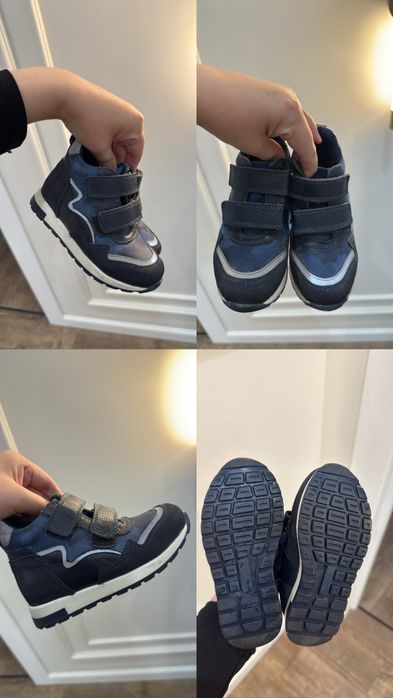 Продам детские ботинки