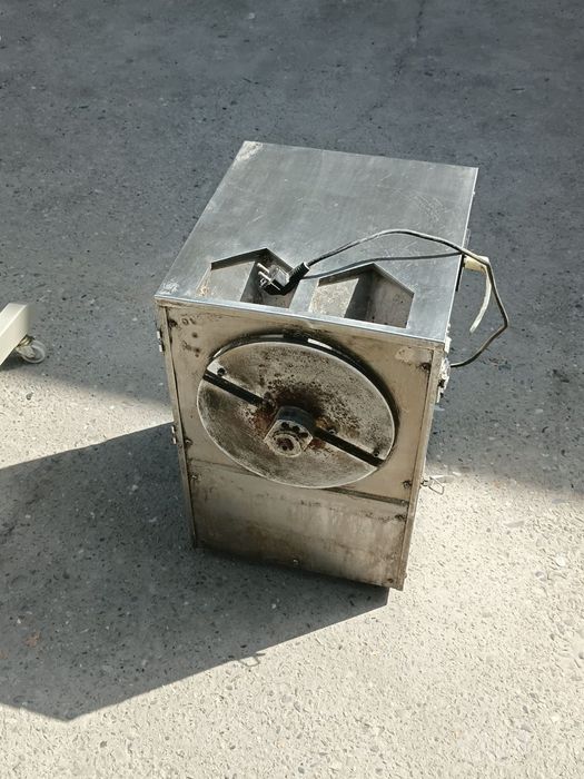 Чипс аппарат сотилади