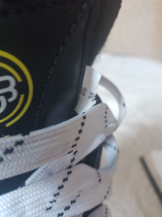 Коньки хоккейные