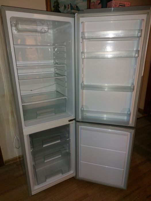 Холодильник Самсунг срочно. Рабочий