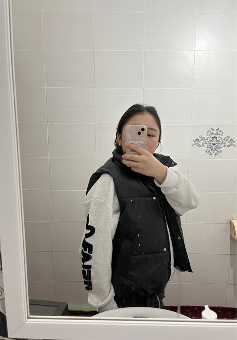 Безрукавка новая