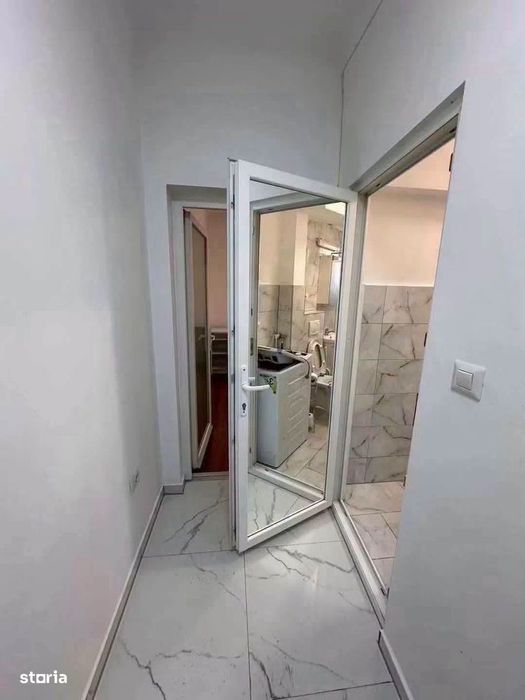 De vanzare apartament cu 2 camere si balcon, boxa, Pret : 35000euro