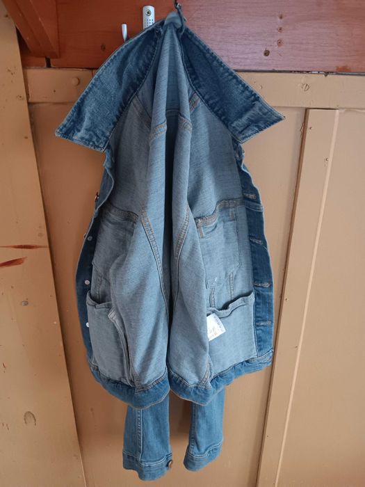 Geacă de blugi uitata in clasa